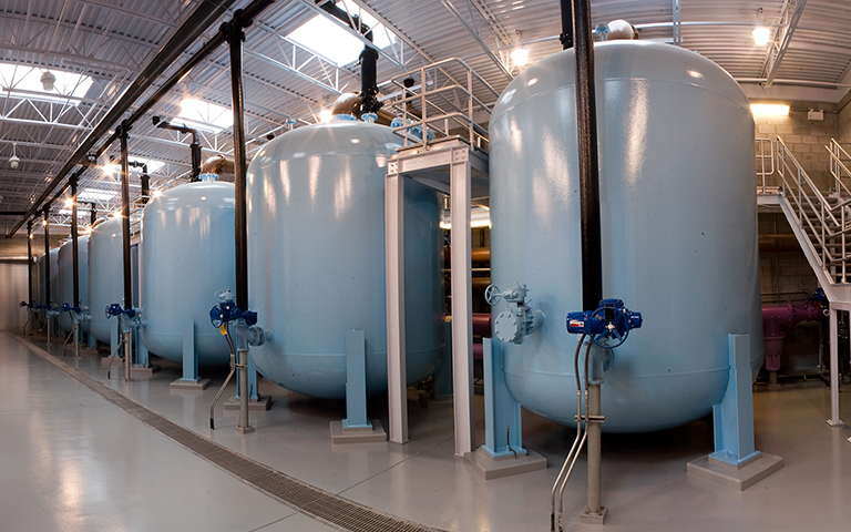 Six vertical pressure vessels installed at Magna, Utah plant