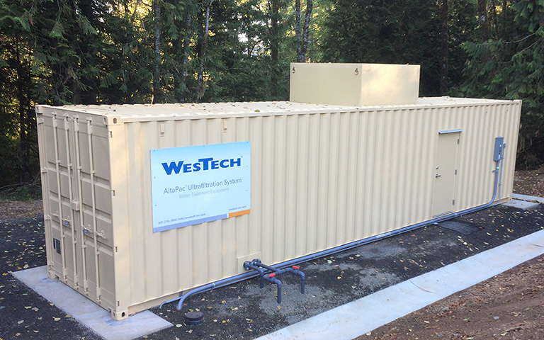 Containerized ultrafiltration system